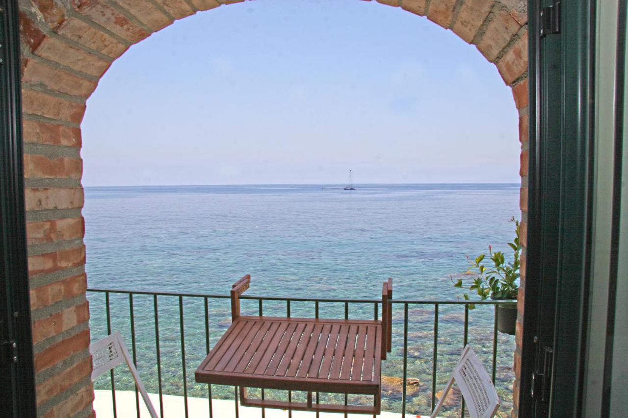 Bb Il Generale Bed & Breakfast Scilla Eksteriør bilde